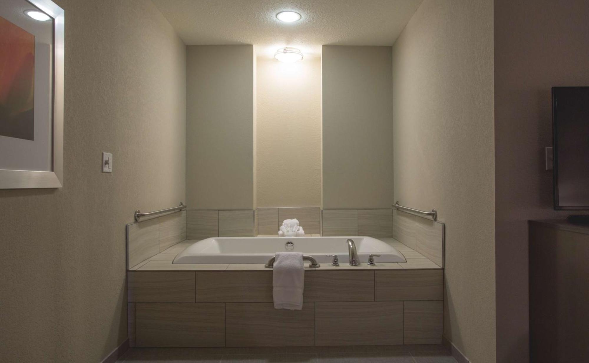 Hilton Garden Inn Bolingbrook I-55 Экстерьер фото