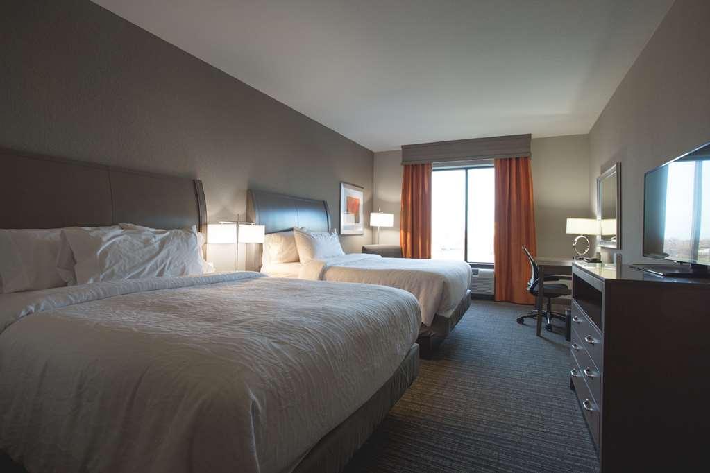 Hilton Garden Inn Bolingbrook I-55 Номер фото